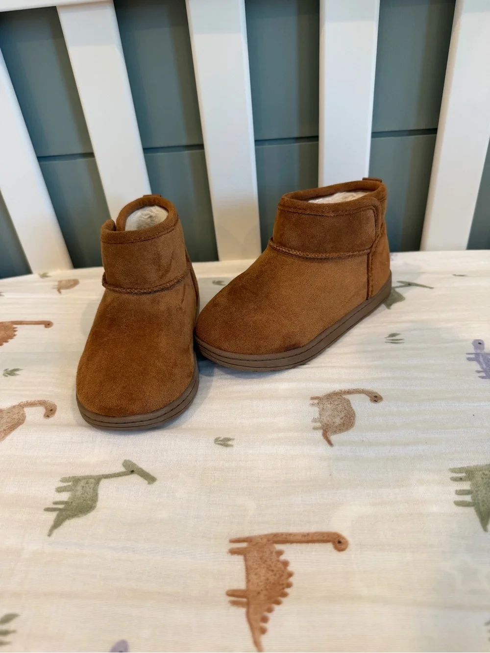 Old Navy Toddler Faux-Suede Sherpa-Lined Boots Size 9